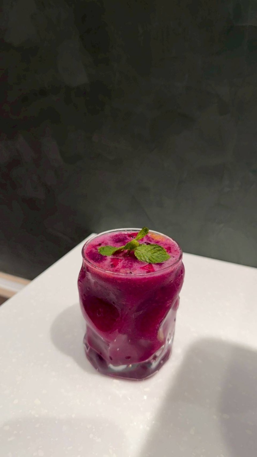 ORA 紫色鮮果飲品